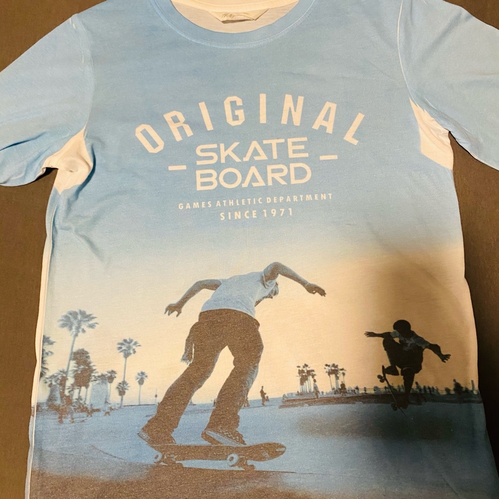 H&M Original Skateboard All Over Tee